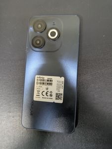 Б/в Мобільний телефон Infinix smart 8 x6525 2/64gb 01-200899429