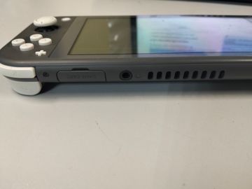 Б/у Игровая приставка Nintendo switch lite 01-200912167