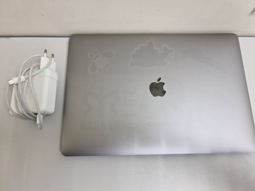 Б/в Ноутбук Apple macbook pro a1990 екр 15.4"/ core i7 2,2ghz/ ram16gb/ ssd256gb/ hd630 01-200923136