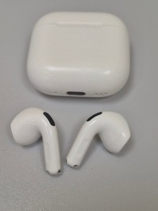 Б/в Навушники Apple airpods 4 with active noise cancellation 01-200950188