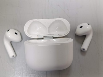 Б/в Навушники Apple airpods 4 01-201002475