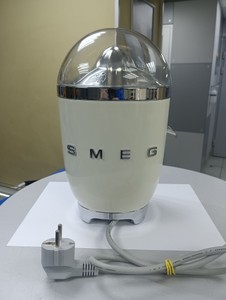 Б/в Соковитискач Smeg cjf01creu 01-201007450