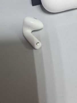 Б/в Навушники Apple airpods 4 with active noise cancellation 01-201053107