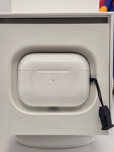 Б/в Навушники Apple airpods pro 2nd generation with magsafe charging case usb-c 01-200988792