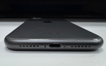 Б/в Мобільний телефон Apple iphone 11 64gb 01-201150523