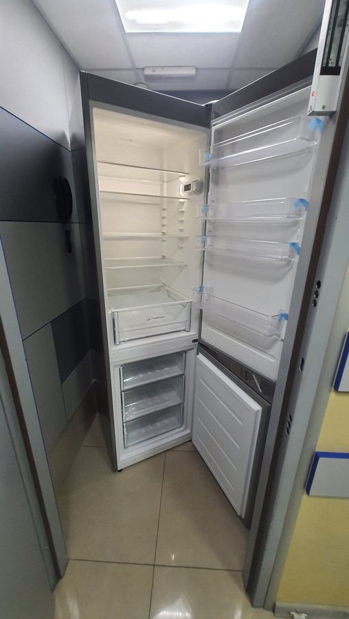 Indesit li9s1es