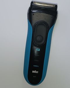 01-200631654: Braun series 3 3010s