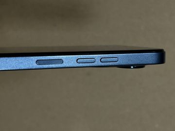 Б/в Мобільний телефон Tecno spark go 1 kl4 3/64gb 01-200860972