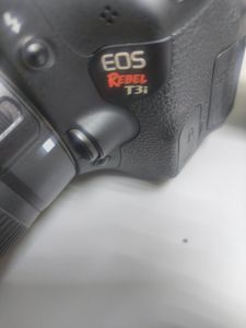 Canon eos rebel t3i + efs 18-55mm macro 0.25m/0.8ft