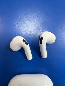 Б/в Навушники Apple airpods 4 with active noise cancellation 01-200898436