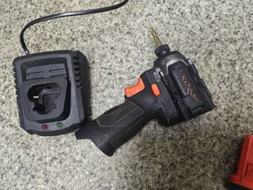 Б/у Шуруповерт Dnipro-M td-12 1акб зп 01-200903460