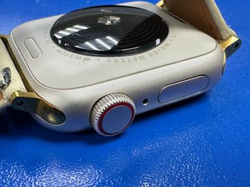 Б/в Смарт-годинник Apple watch se 2 gps + cellular 40mm aluminum case 01-200915551