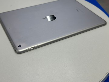 Б/в Планшет Apple ipad 6 gen 2018 32gb wi-fi 01-200958723
