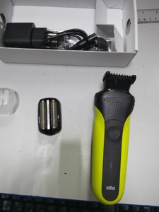 Б/в Електробритва Braun series 3 300bt/green 01-200989972