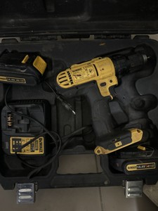 Б/в Шурупокрут Dewalt dcd734 1акб 1.3ah зп 01-200995098