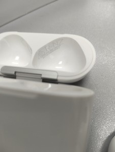 Б/в Навушники Apple airpods 4 with active noise cancellation 01-201002281