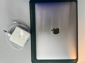 Б/в Ноутбук Apple macbook a1534 12" core m3 1,2ghz/ram 8gb/ssd 256gb/intel hd graphics 615 01-201007468