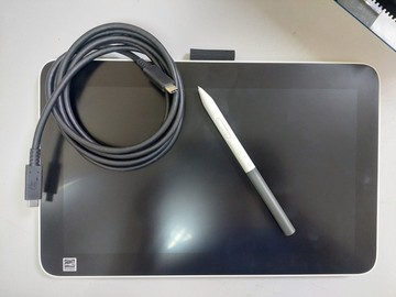 Б/в Графічний планшет Wacom wacom one 12 new dtc121w0b 01-201011836
