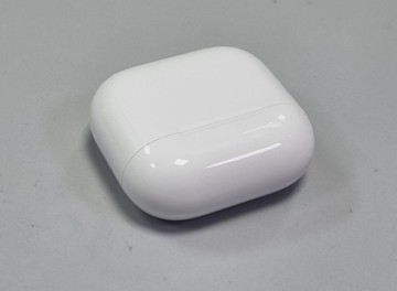 Б/в Навушники Apple airpods 4 with active noise cancellation 01-201035438