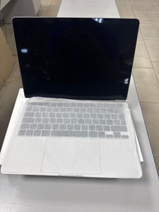 Б/в Ноутбук Apple macbook air 13,6" m2 2022 01-200989211