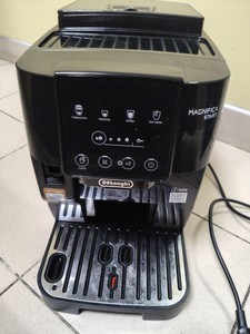 Б/в Кавоварка Delonghi magnifica start ecam 220.60.b 01-201116837