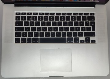 Б/в Ноутбук Apple macbook pro a1398 15,4" core i7 2.2ghz/ram 16gb/ssd256gb/intel iris pro 01-201178521