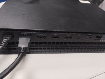 01-200593341: Microsoft xbox one x 1tb