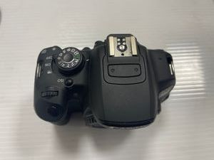 01-200599272: Canon eos 700d body