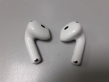 01-200789693: Apple airpods 4 with active noise cancellation