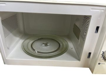 Б/в Мікрохвильова піч Ardesto go-s725w 01-200740001