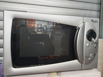 Б/в Мікрохвильова піч Whirlpool amw201/1/1wp/alu 01-200833635
