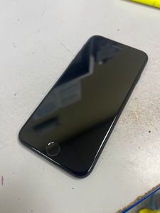 Б/в Мобільний телефон Apple iphone se 2020 64gb 01-200872737