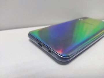 Б/в Мобільний телефон Samsung galaxy a50 sm-a505fn 4/64gb 01-200880705