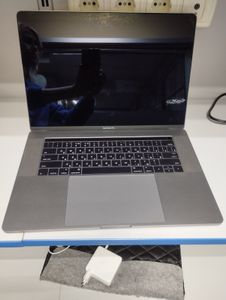 Б/в Ноутбук Apple macbook pro a1707 15.4/ core i7 2,7ghz/ ram16gb/ ssd512gb/ hd530 01-200897556