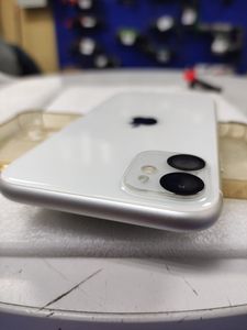 Б/в Мобільний телефон Apple iphone 11 128gb 01-200905615
