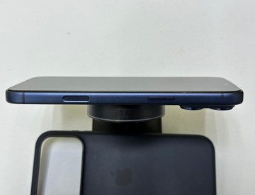 Б/в Мобільний телефон Apple iphone 17 pro max 256gb 01-200986597