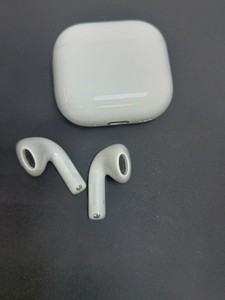 Б/в Навушники Apple airpods 4 with active noise cancellation 01-201007707