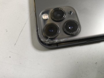 Б/у Мобільний телефон Apple iphone 11 pro 64gb 01-201095881
