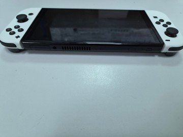 Б/в Ігрова приставка Nintendo switch oled 01-201106549