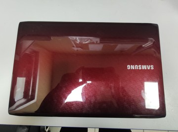 Samsung 17/pentium p6100 ddr3/3gb ddr3/hdd 300 gb/ssd *відсутній/geforce 310m