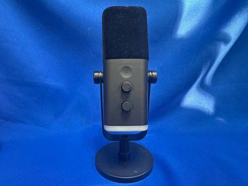 01-200744817: Fifine am8