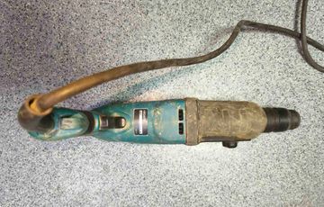 01-200772473: Makita hr2470