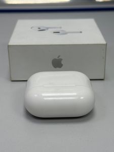 01-200778544: Apple airpods 4 with active noise cancellation