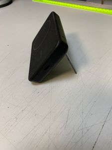 01-200770379: Belkin boostcharge magnetic wireless power bank 5k + stand