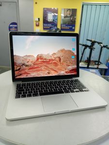 Б/у Ноутбук Apple macbook pro /a1502 /екр 13,3 /core i5 2.4ghz /ram8gb /ssd256gb /intel iris 1536mb 01-200807902