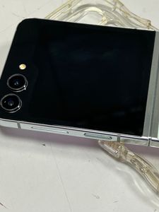 Б/у Мобильный телефон Samsung galaxy flip5 8/512gb 01-200802914