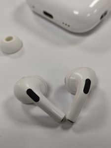 Б/в Навушники Apple airpods pro 2nd generation with magsafe charging case usb-c 01-200887058