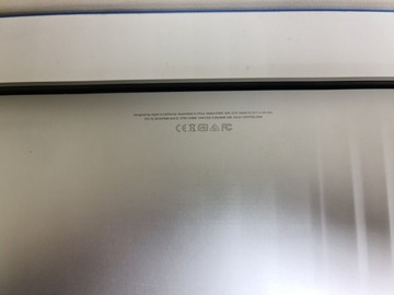 Б/в Ноутбук Apple macbook pro a1990 екр 15.4"/ core i7 2,2ghz/ ram16gb/ ssd256gb/ hd630 01-200923136