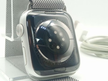 Б/в Смарт-годинник Apple watch series 6 gps 44mm aluminum case 01-200941964