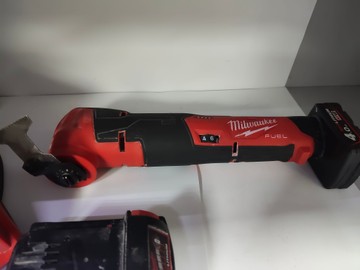 Б/в Багатофункціональний інструмент Milwaukee m12 fmt-422x 01-201082389